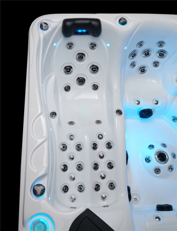 Гидромассажный СПА бассейн Joyee SPA Berlin